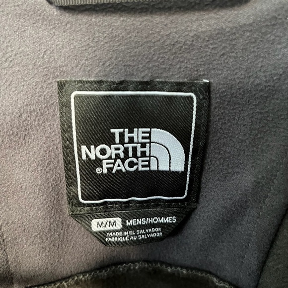 Men’s North Face zip up jacket - Picture 2 of 3